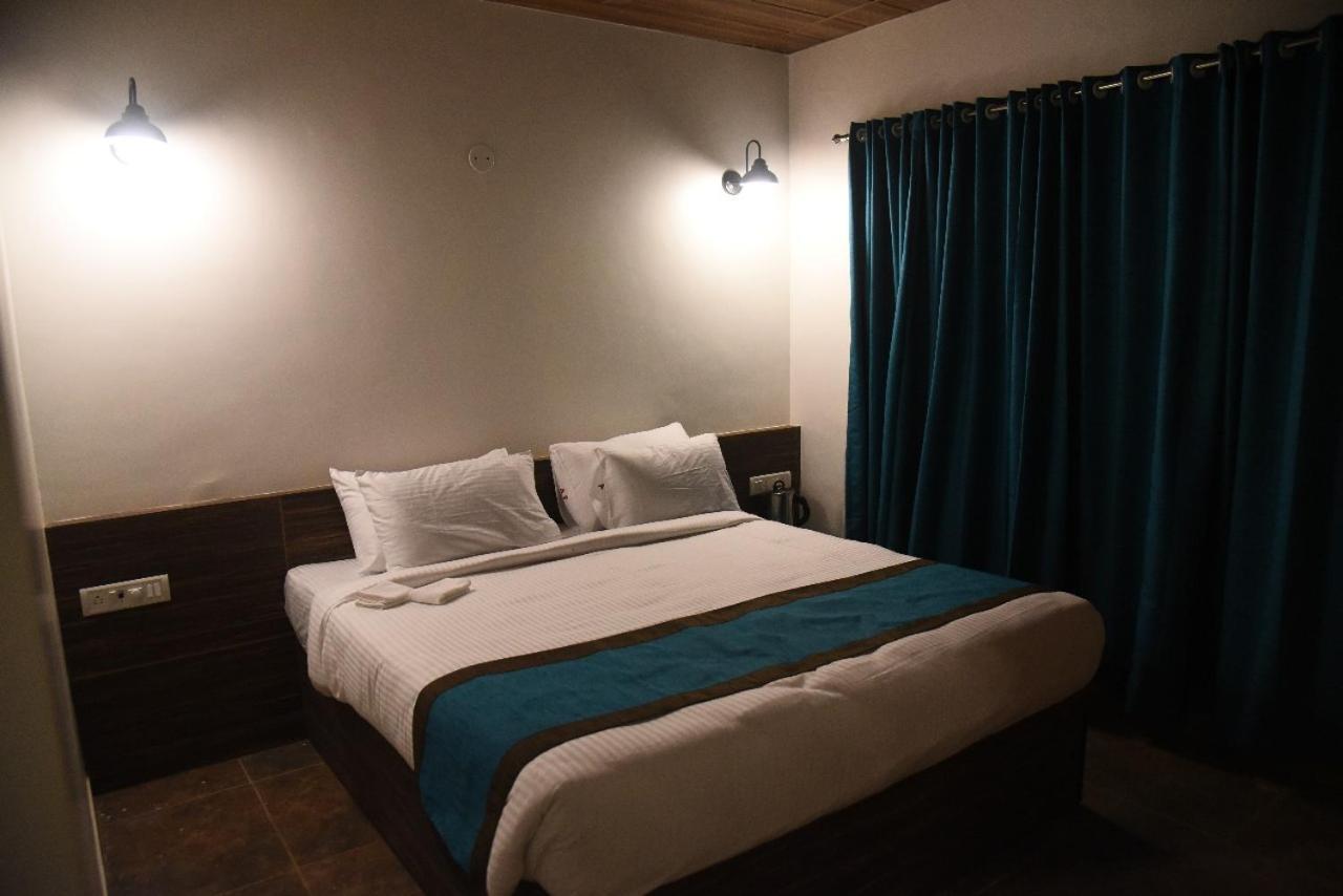 Feet Up Amaranth Resort Dāpoli Δωμάτιο φωτογραφία